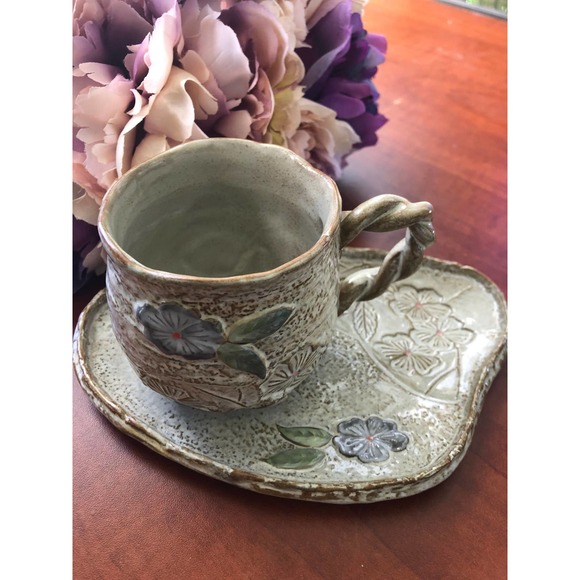 Asian Pottery Tea Cup and Saucer - Picture 2 of 9